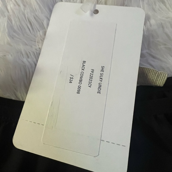 Free People - She Silky - Lace Thong Panty - Size: Small - Picture 2 of 3